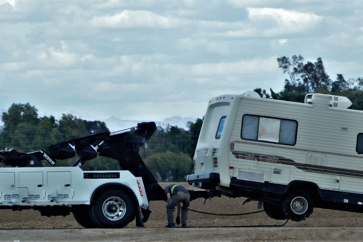 THE FOUR TYPES OF TOW TRUCKS