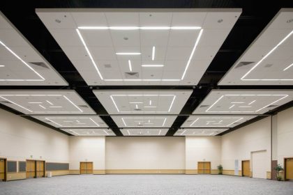 Large Conference Room with a suspended ceiling